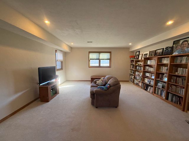 3444 S Briarwood Court, Springfield, MO 65807