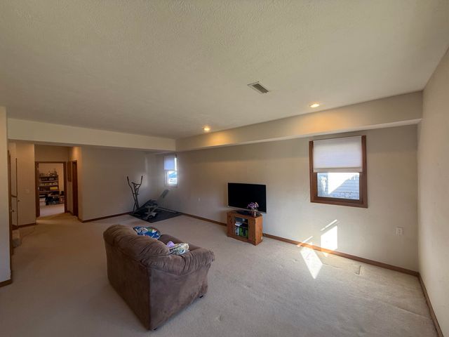 3444 S Briarwood Court, Springfield, MO 65807