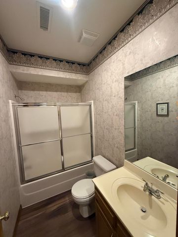 3444 S Briarwood Court, Springfield, MO 65807