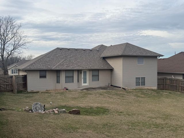 3444 S Briarwood Court, Springfield, MO 65807