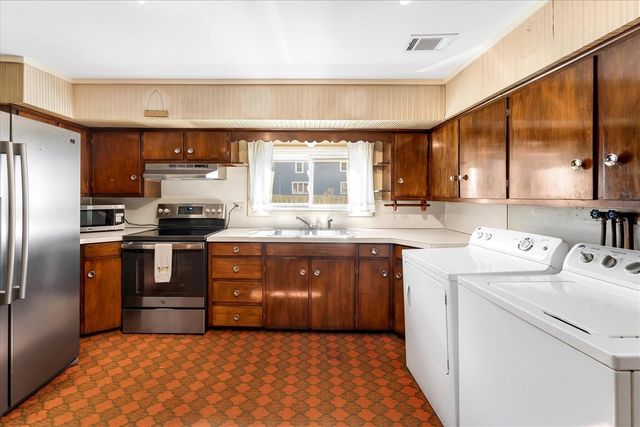 735 Wilson Avenue, Grand Rapids, MI 49534