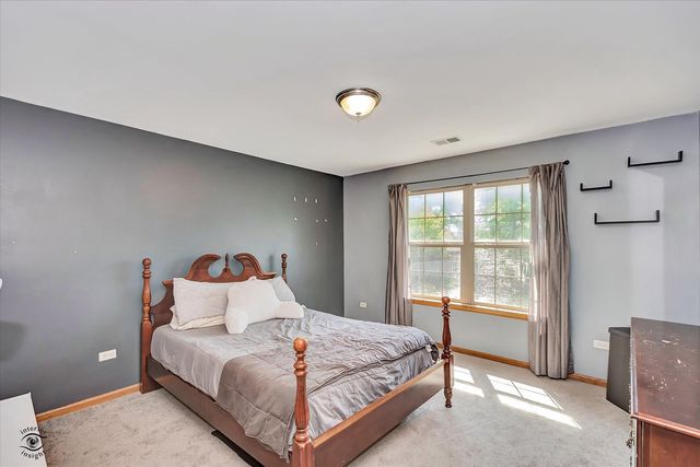 8057 W Duane Drive, Frankfort, IL 60423