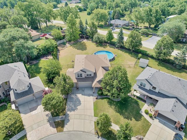 8057 W Duane Drive, Frankfort, IL 60423