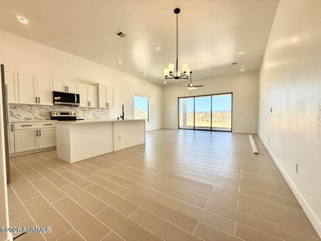 7944 San Eduardo Street, Las Cruces, NM 88012