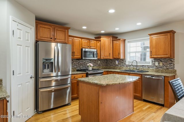 3413 Sasse Way, Louisville, KY 40245