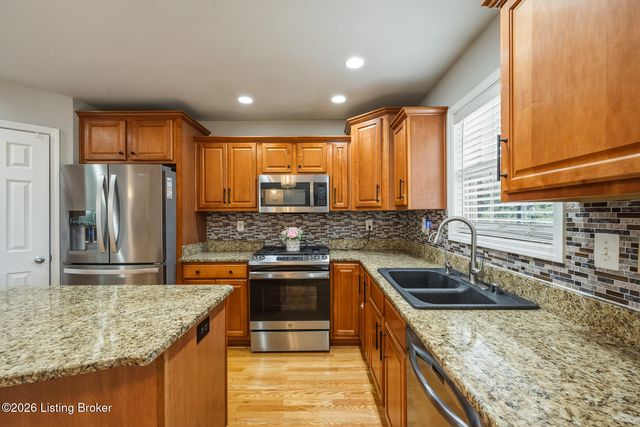 3413 Sasse Way, Louisville, KY 40245