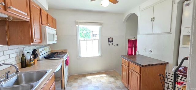 2311 Willemette Court, Evansville, IN 47711