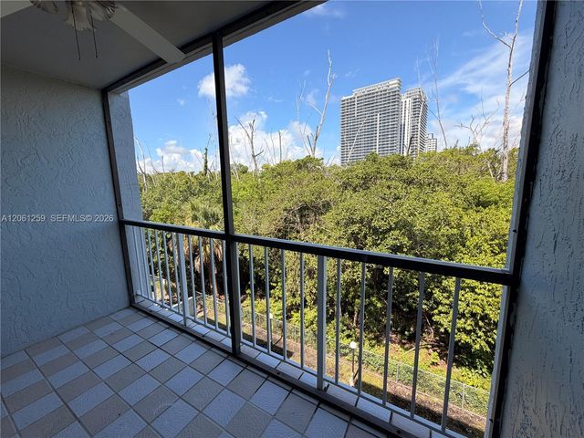 16518 NE 26th Avenue 403, North Miami Beach, FL 33160
