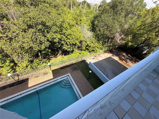 16518 NE 26th Avenue 403, North Miami Beach, FL 33160