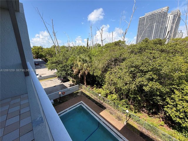 16518 NE 26th Avenue 403, North Miami Beach, FL 33160