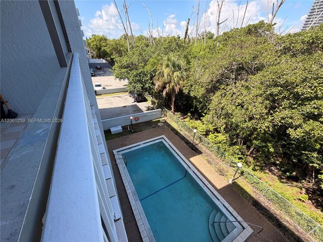 16518 NE 26th Avenue 403, North Miami Beach, FL 33160