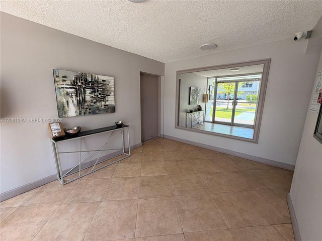 16518 NE 26th Avenue 403, North Miami Beach, FL 33160