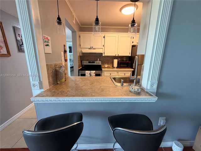 16518 NE 26th Avenue 403, North Miami Beach, FL 33160