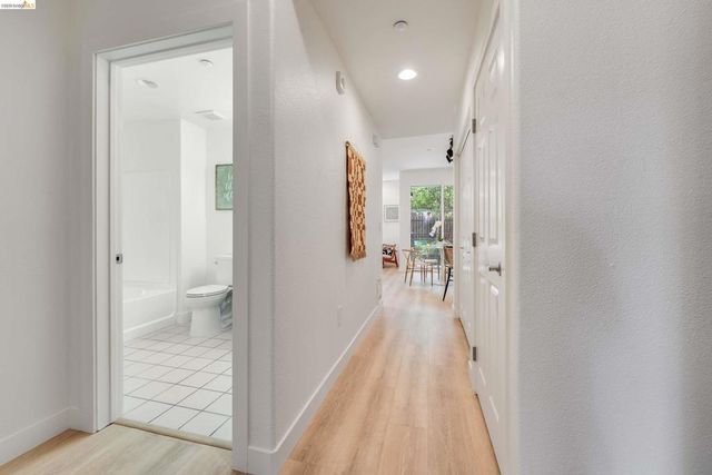 1121 40Th St 4104, Emeryville, CA 94608