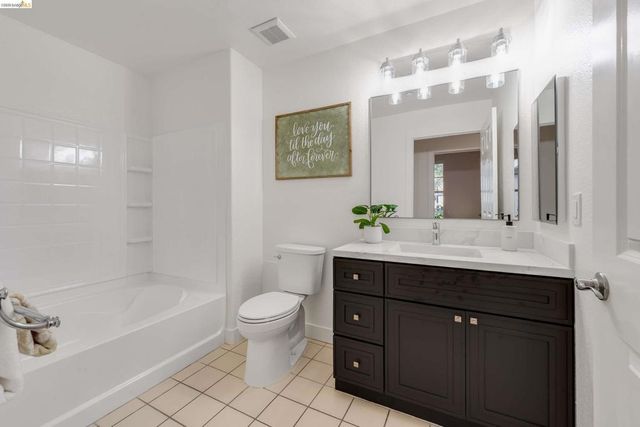 1121 40Th St 4104, Emeryville, CA 94608