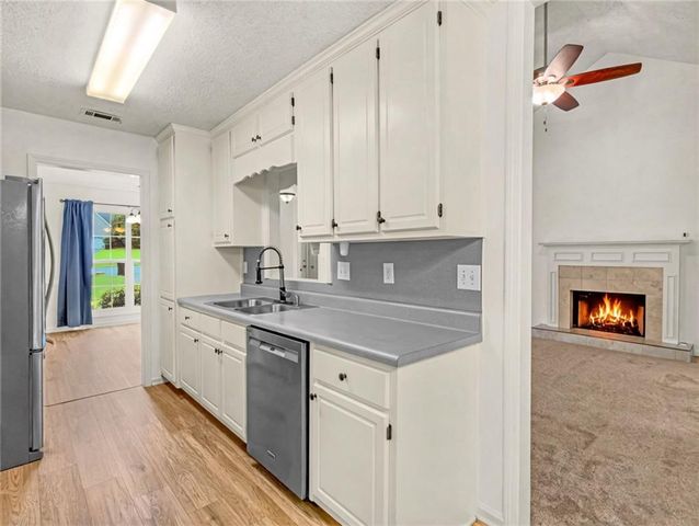 112 Trestle Court, Stockbridge, GA 30281
