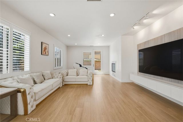1018 N Smiderle Loop, Ontario, CA 91764