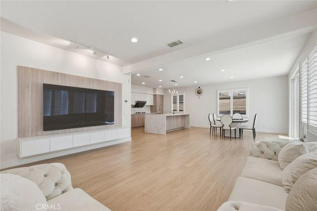 1018 N Smiderle Loop, Ontario, CA 91764