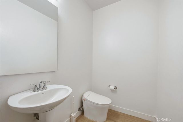 1018 N Smiderle Loop, Ontario, CA 91764