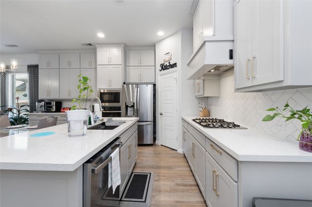 9108 Winding Creek Drive, Little Elm, TX 75068