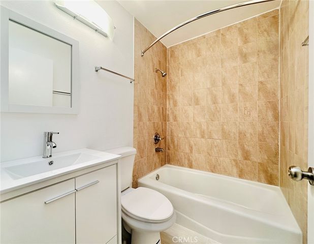 2817 W Grand Avenue A, Alhambra, CA 91801