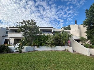 4212 FAIRWAY CIRCLE, Tampa, FL 33618