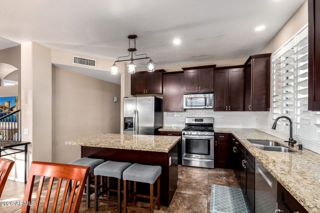 1303 W KESLER Lane, Chandler, AZ 85224