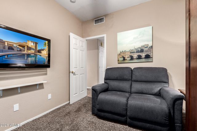 1303 W KESLER Lane, Chandler, AZ 85224