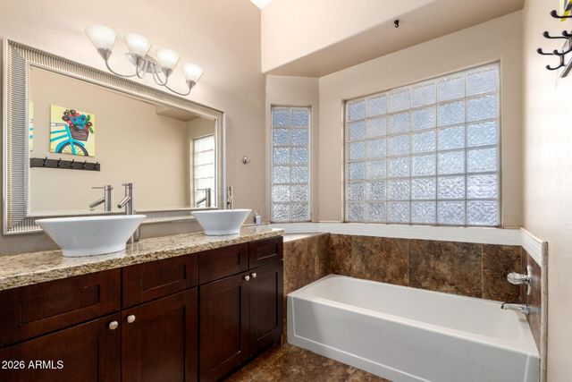 1303 W KESLER Lane, Chandler, AZ 85224