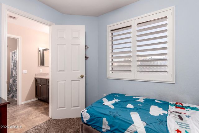 1303 W KESLER Lane, Chandler, AZ 85224