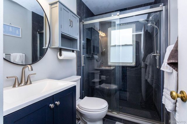 1504 E Maxlow Avenue, Hazel Park, MI 48030