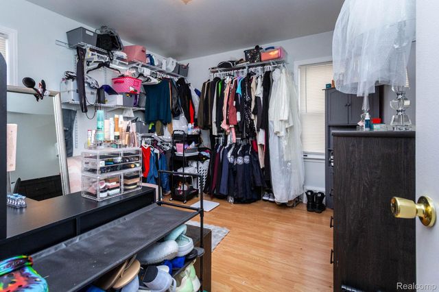 1504 E Maxlow Avenue, Hazel Park, MI 48030