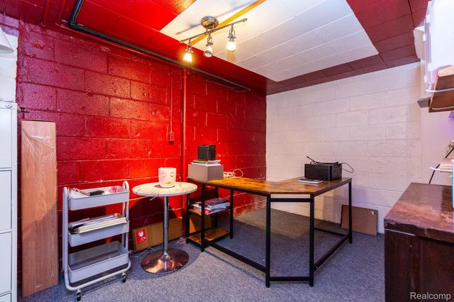 1504 E Maxlow Avenue, Hazel Park, MI 48030