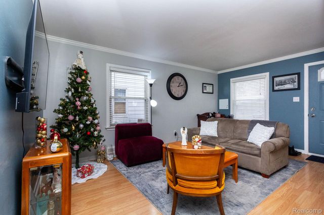 1504 E Maxlow Avenue, Hazel Park, MI 48030