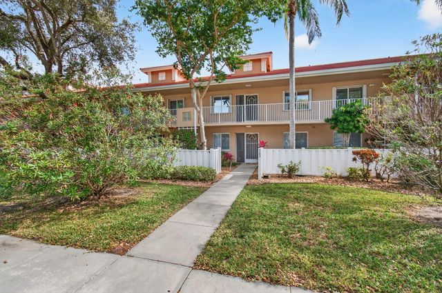 5876 Regal Glen Drive 203, Boynton Beach, FL 33437