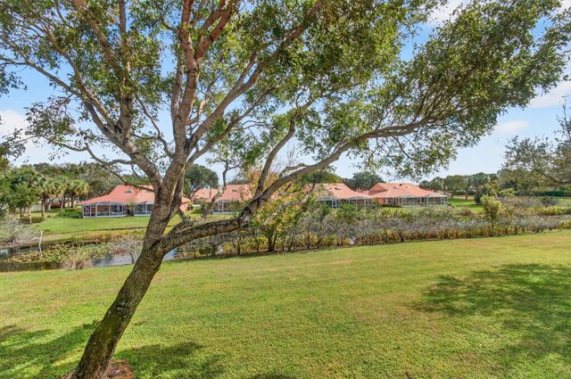 5876 Regal Glen Drive 203, Boynton Beach, FL 33437