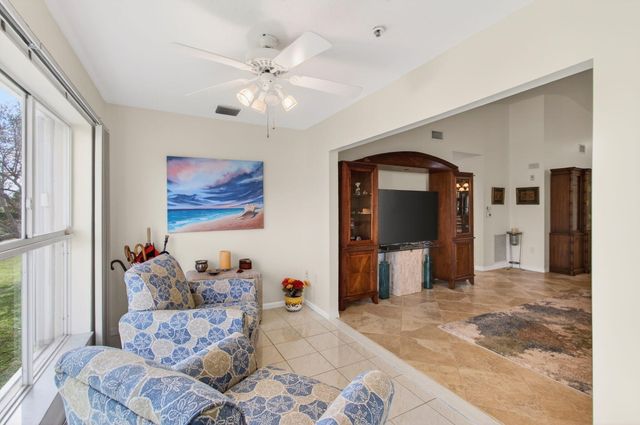 5876 Regal Glen Drive 203, Boynton Beach, FL 33437