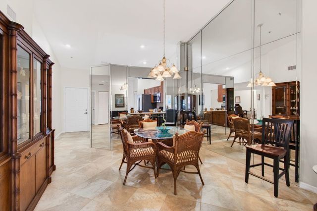 5876 Regal Glen Drive 203, Boynton Beach, FL 33437