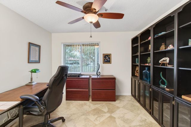 5876 Regal Glen Drive 203, Boynton Beach, FL 33437