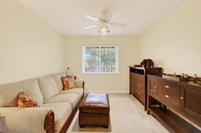 5876 Regal Glen Drive 203, Boynton Beach, FL 33437