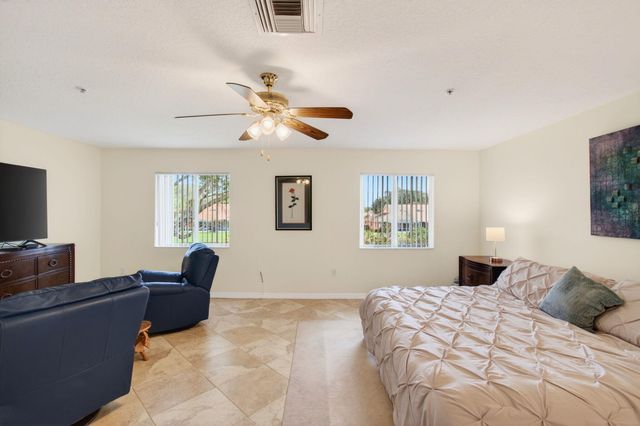 5876 Regal Glen Drive 203, Boynton Beach, FL 33437
