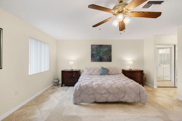 5876 Regal Glen Drive 203, Boynton Beach, FL 33437