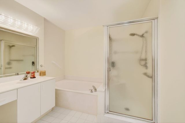 5876 Regal Glen Drive 203, Boynton Beach, FL 33437