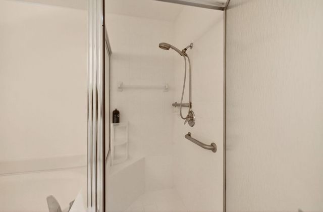 5876 Regal Glen Drive 203, Boynton Beach, FL 33437