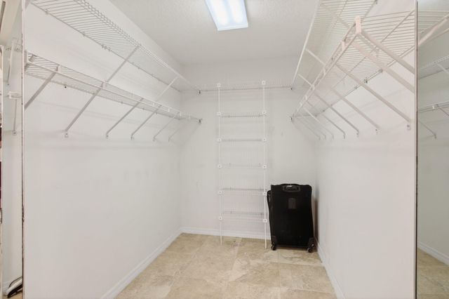 5876 Regal Glen Drive 203, Boynton Beach, FL 33437