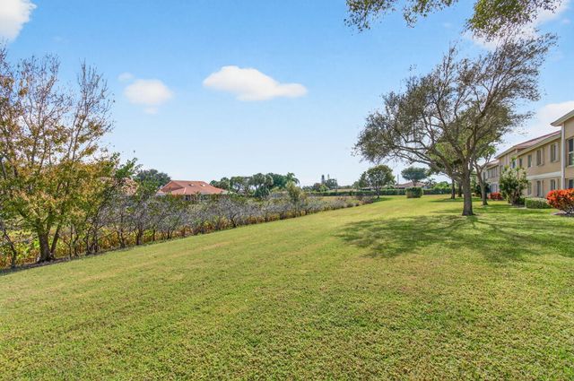 5876 Regal Glen Drive 203, Boynton Beach, FL 33437