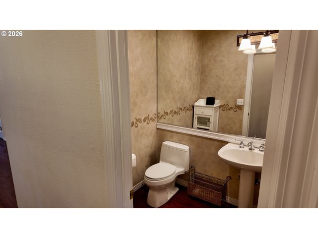 8674 Sw 168TH Ave, Beaverton, OR 97007