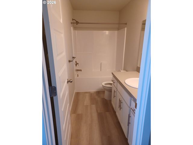 745 E WILSON St, Carlton, OR 97111