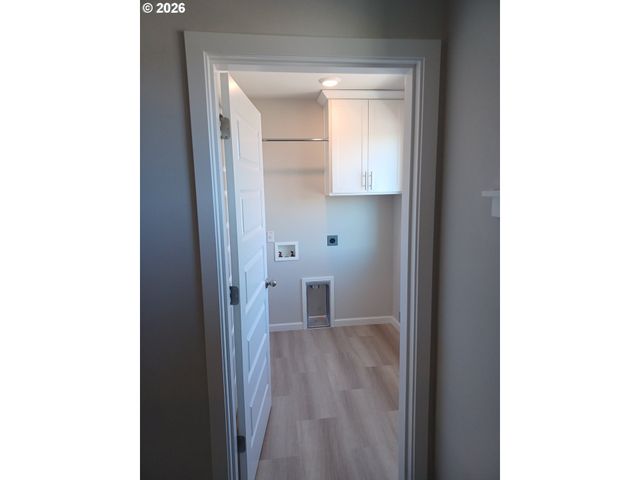 745 E WILSON St, Carlton, OR 97111