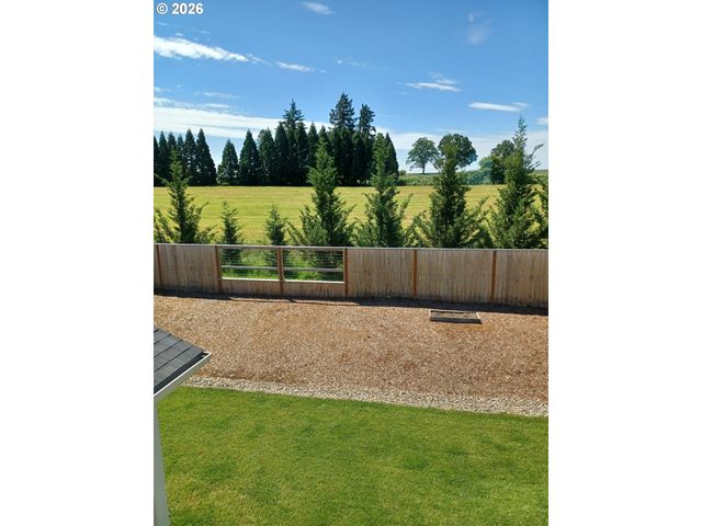 745 E WILSON St, Carlton, OR 97111